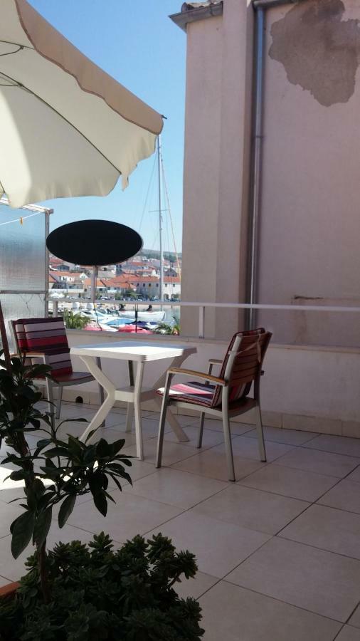 Tutini Dvori Apartment Primosten Ngoại thất bức ảnh