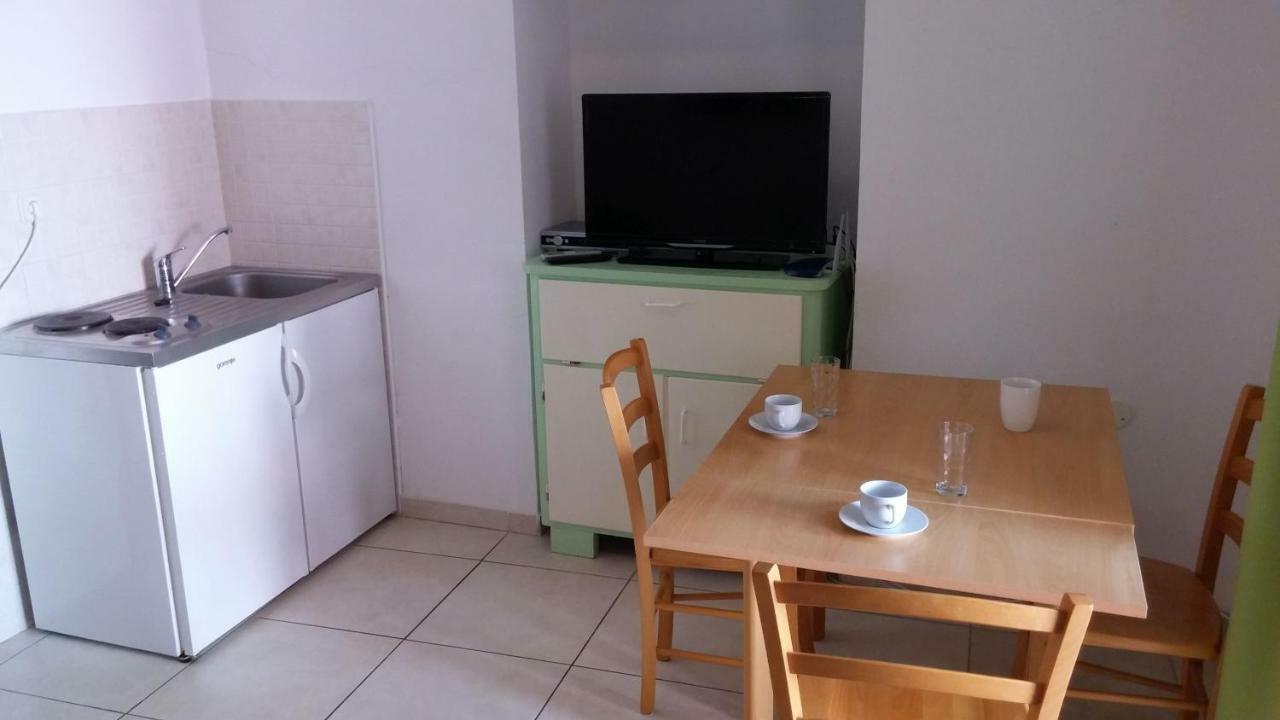 Tutini Dvori Apartment Primosten Ngoại thất bức ảnh