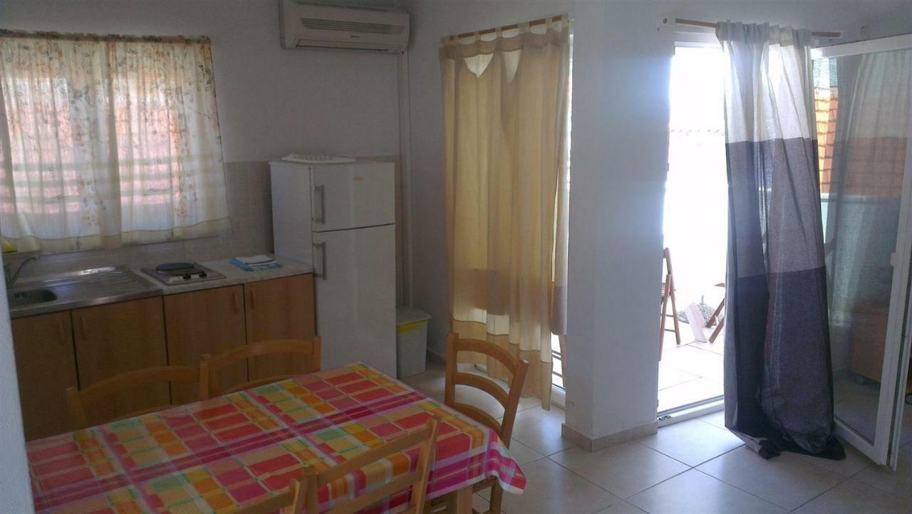 Tutini Dvori Apartment Primosten Ngoại thất bức ảnh