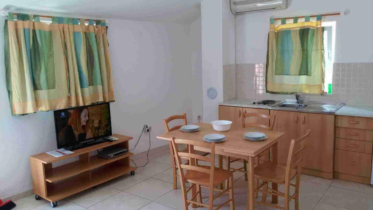 Tutini Dvori Apartment Primosten Ngoại thất bức ảnh